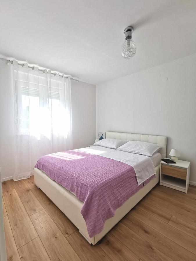 Appartement Ulike I Pini à Pula Extérieur photo