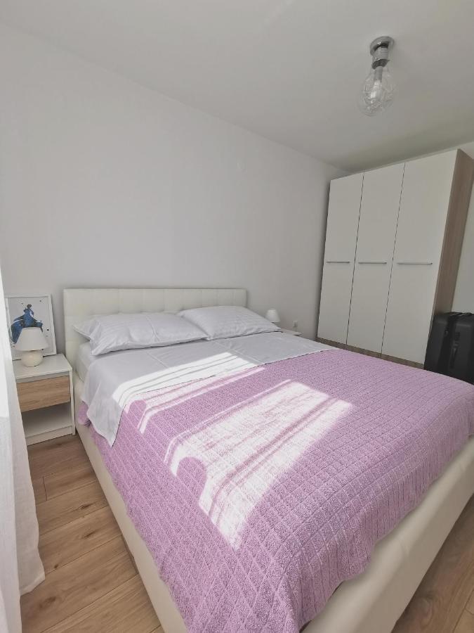 Appartement Ulike I Pini à Pula Extérieur photo